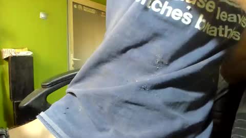 L. Nicolas online show from 03-10-26, 06:29