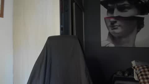 Snapshot of nicolasmuscle chatting on 12-18-25, 05:30 Andres online show from 12-18-25, 05:30