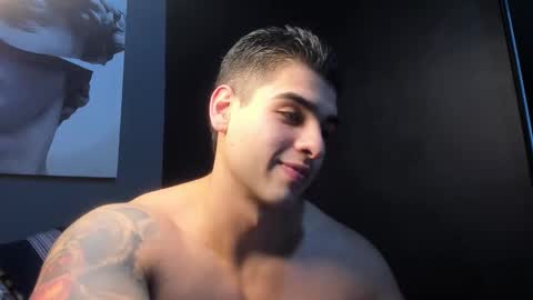 Snapshot of nicolasmuscle chatting on 01-08-26, 09:39 Andres online show from 01-08-26, 09:39