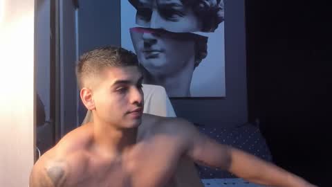 Snapshot of nicolasmuscle chatting on 02-06-26, 04:32 Andres online show from 02-06-26, 04:32