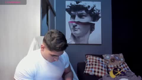 Snapshot of nicolasmuscle chatting on 06-15-26, 04:31 Andres online show from 06-15-26, 04:31