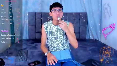 Snapshot of nicolastorres__ chatting on 06-27-26, 03:00 nicolastorres__ online show from 06-27-26, 03:00