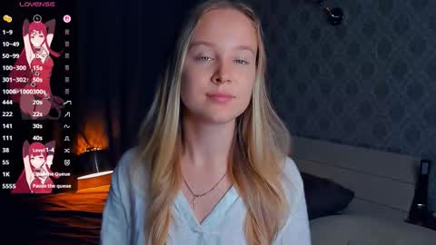 Snapshot of nicolavanderbie chatting on 09-17-25, 05:14 Nicoletta online show from 09-17-25, 05:14