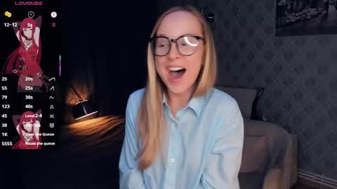 Snapshot of nicolavanderbie chatting on 10-09-25, 05:33 Nicoletta online show from 10-09-25, 05:33