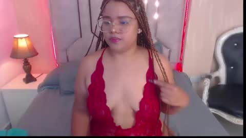 Snapshot of nicolbonnie chatting on 10-17-25, 08:33 Nicolle online show from 10-17-25, 08:33