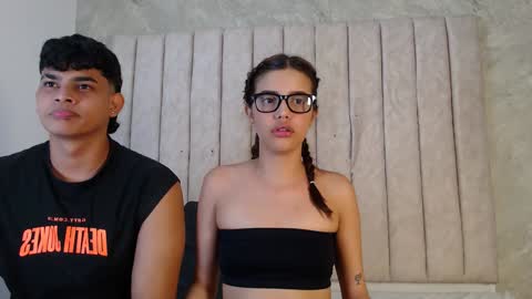Snapshot of nicole_and_thiago chatting on 01-25-25, 05:07 nicole_and_thiago online show from 01-25-25, 05:07