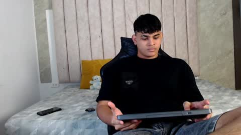 Snapshot of nicole_and_thiago chatting on 01-27-25, 12:33 nicole_and_thiago online show from 01-27-25, 12:33
