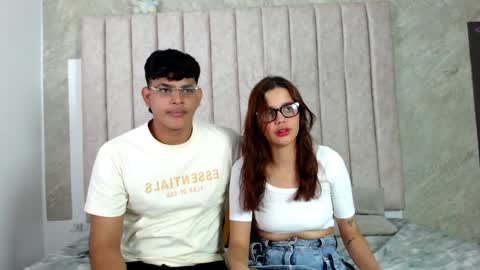 Snapshot of nicole_and_thiago chatting on 01-30-25, 04:27 nicole_and_thiago online show from 01-30-25, 04:27