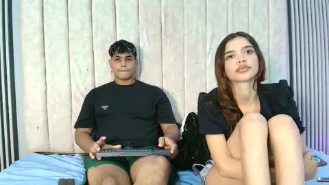 Snapshot of nicole_and_thiago chatting on 09-12-25, 10:10 nicole_and_thiago online show from 09-12-25, 10:10