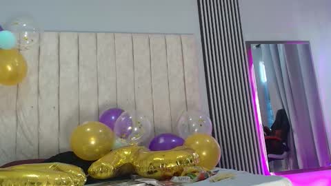 Snapshot of nicole_and_thiago chatting on 09-25-25, 08:56 nicole_and_thiago online show from 09-25-25, 08:56