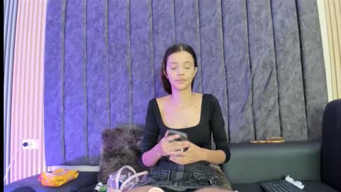Snapshot of nicole_and_thiago chatting on 10-01-25, 09:21 nicole_and_thiago online show from 10-01-25, 09:21