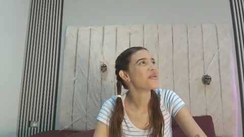 Snapshot of nicole_and_thiago chatting on 10-08-25, 09:45 nicole_and_thiago online show from 10-08-25, 09:45