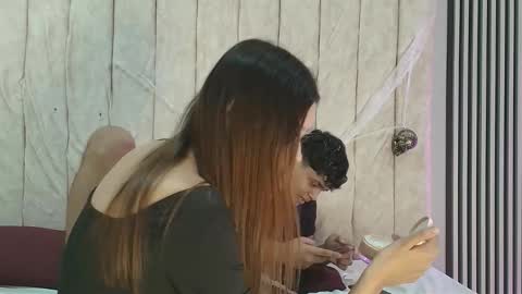 Snapshot of nicole_and_thiago chatting on 10-10-25, 09:25 nicole_and_thiago online show from 10-10-25, 09:25