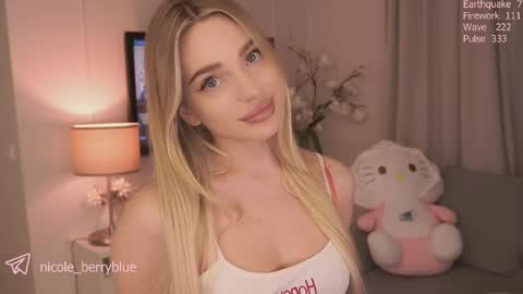 Snapshot of nicole_blueberry chatting on 06-01-26, 10:33 Nicole online show from 06-01-26, 10:33