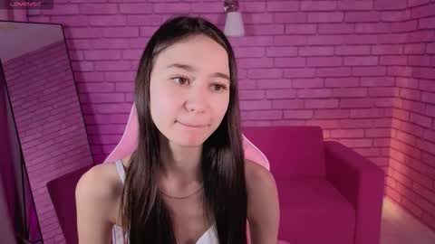 Nicole online show from 03-10-26, 07:57