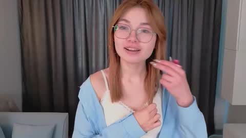 Nicole online show from 10-15-25, 06:13