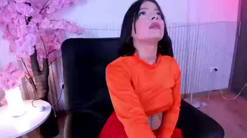 Snapshot of nicole_diaz7 chatting on 11-21-25, 01:10 nicole_diaz7 online show from 11-21-25, 01:10