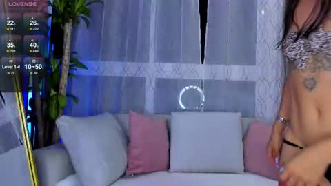 Snapshot of nicole_duran3095 chatting on 07-22-26, 04:04 Nick online show from 07-22-26, 04:04
