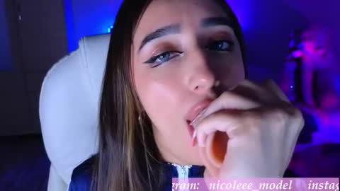 Nicole online show from 10-23-25, 04:01