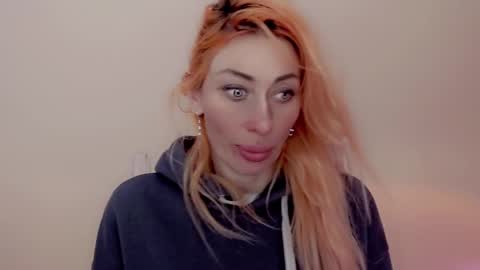 Nicole online show from 01-06-25, 09:19