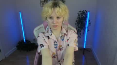 nicole_hiness online show from 03-04-25, 08:24
