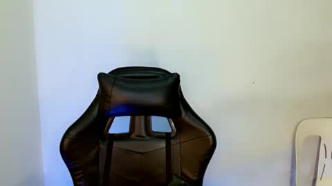 nicole_kiss01 online show from 03-01-25, 11:39