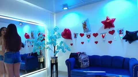 Snapshot of nicole_sounders chatting on 02-24-26, 11:19 Nicolle online show from 02-24-26, 11:19