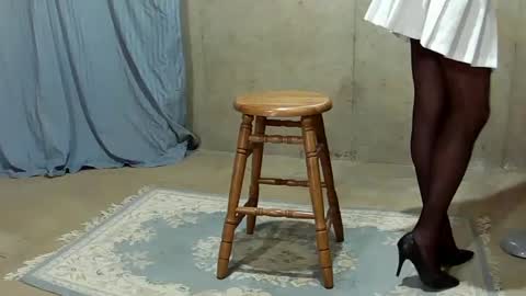 Snapshot of nicole_t chatting on 09-24-25, 06:00 Nicole T online show from 09-24-25, 06:00