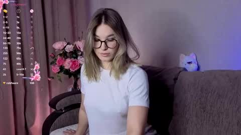 Snapshot of nicole_w00 chatting on 12-15-25, 06:23 Nicole online show from 12-15-25, 06:23