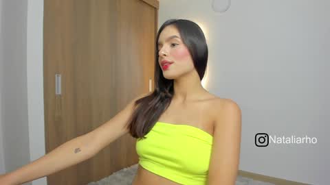 Snapshot of nicole_whitee chatting on 01-25-25, 03:40 N A T A L I A online show from 01-25-25, 03:40