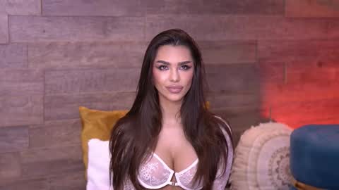 Nicole online show from 11-06-25, 06:25