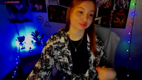 Snapshot of nicoledior_ chatting on 09-29-25, 06:51 Nicole online show from 09-29-25, 06:51