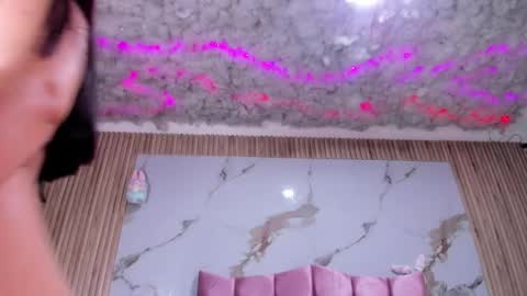 nicolee19_ online show from 04-14-26, 12:00