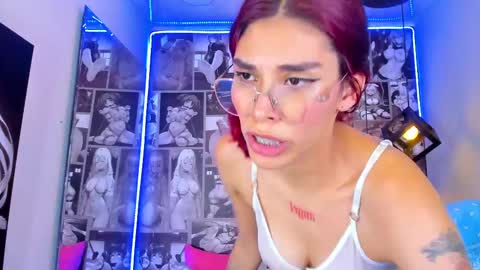 N i c o l e  online show from 01-04-25, 05:05