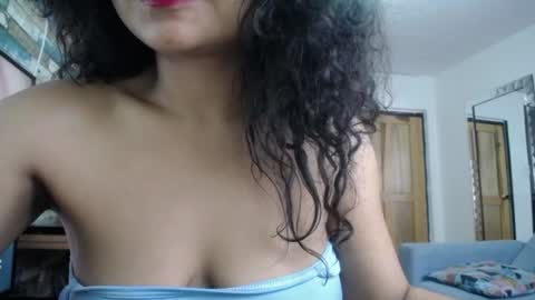 Snapshot of nicoleebon chatting on 06-17-26, 06:31 Nicole online show from 06-17-26, 06:31