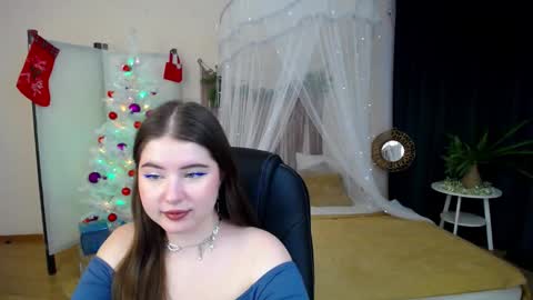 Snapshot of nicolefoxery chatting on 12-17-24, 06:45 nicolefoxery online show from 12-17-24, 06:45