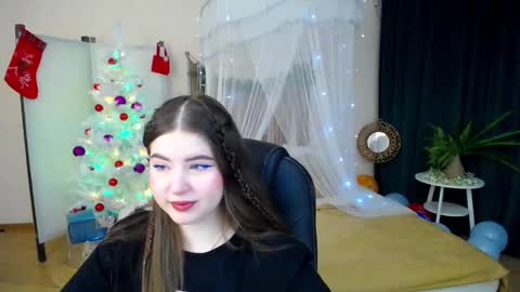 Snapshot of nicolefoxery chatting on 12-21-24, 06:34 nicolefoxery online show from 12-21-24, 06:34