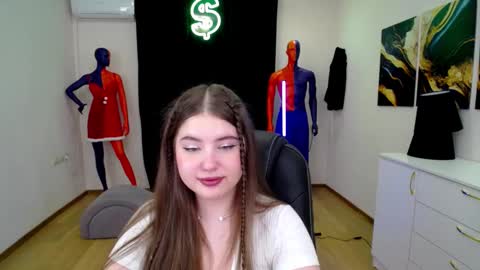 Snapshot of nicolefoxery chatting on 01-18-25, 06:53 nicolefoxery online show from 01-18-25, 06:53