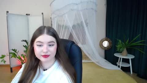 Snapshot of nicolefoxery chatting on 01-21-25, 06:23 nicolefoxery online show from 01-21-25, 06:23