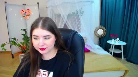 Snapshot of nicolefoxery chatting on 02-17-25, 10:14 nicolefoxery online show from 02-17-25, 10:14