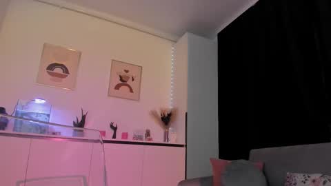 nicoleirisxxx online show from 10-16-25, 05:52
