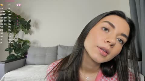 Snapshot of nicoleluuv chatting on 12-11-24, 04:20 Dua Lipa online show from 12-11-24, 04:20