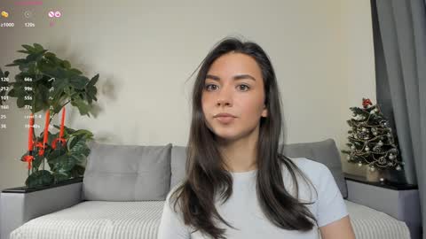 Snapshot of nicoleluuv chatting on 12-29-24, 01:06 Dua Lipa online show from 12-29-24, 01:06