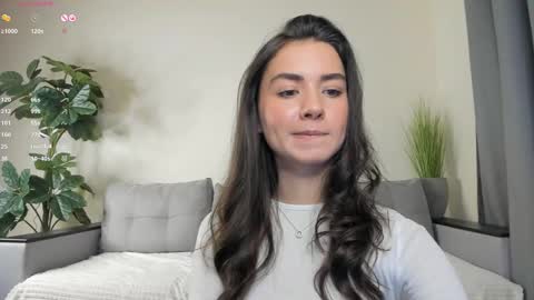 Snapshot of nicoleluuv chatting on 02-09-25, 04:18 Dua Lipa online show from 02-09-25, 04:18