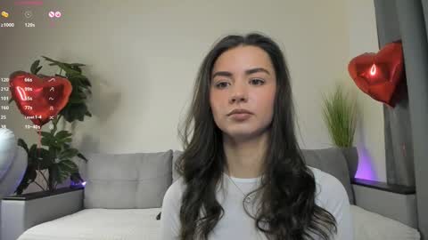 Snapshot of nicoleluuv chatting on 02-19-25, 01:06 Dua Lipa online show from 02-19-25, 01:06
