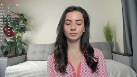 Snapshot of nicoleluuv chatting on 02-24-25, 07:19 Dua Lipa online show from 02-24-25, 07:19