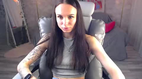Snapshot of nicolemerz chatting on 06-03-26, 02:33 Nicole online show from 06-03-26, 02:33