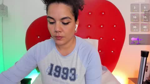 Snapshot of nicolette_rock chatting on 02-06-26, 11:35 nicolette online show from 02-06-26, 11:35