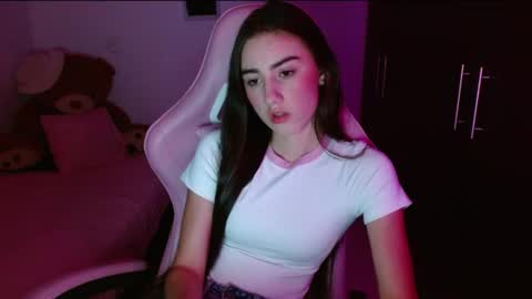 Snapshot of nicoll_28 chatting on 07-05-26, 01:56 nicoll_28 online show from 07-05-26, 01:56