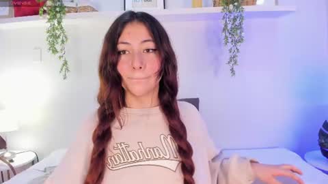 Snapshot of nicolle_evanss_ chatting on 06-13-26, 03:26 nicolle_evanss_ online show from 06-13-26, 03:26